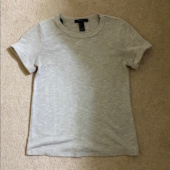 Airy and breathable shirt with neutral colors - Picture 1 of 2